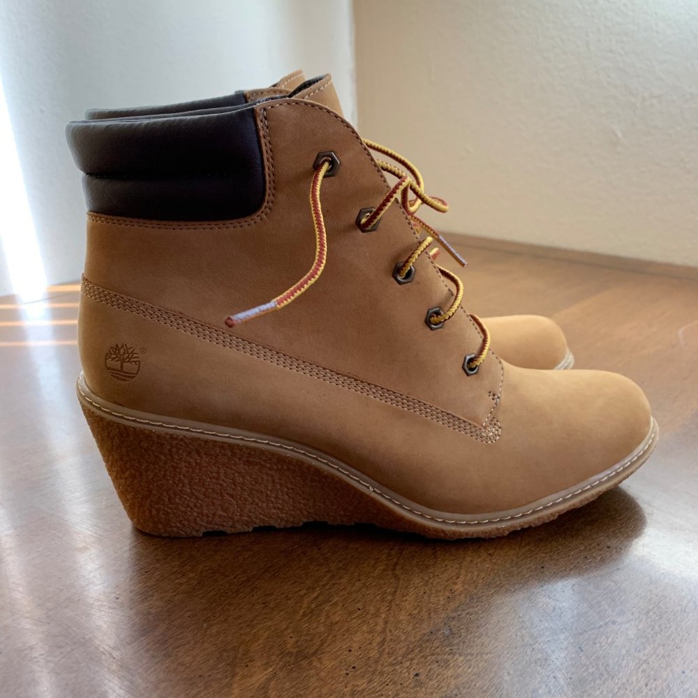 Timberland Nubuck Amston Wedge Boots NWOT